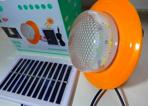 Solární závěsná lampa - kemping a pod.